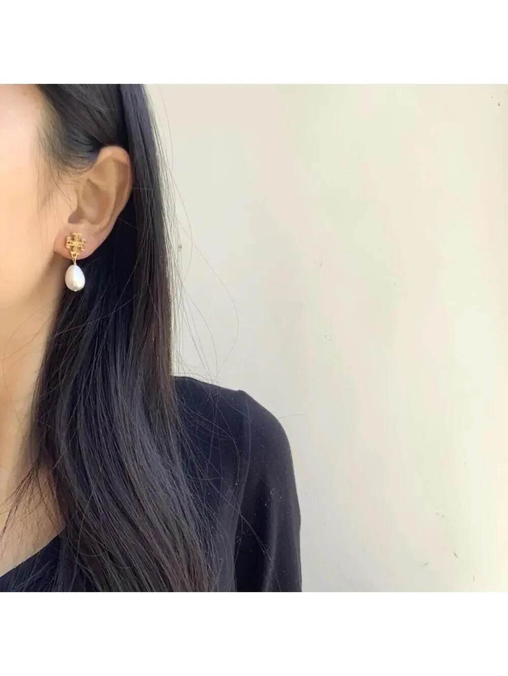 Stunning Tory Burch Pearl Drop Earrings - Picture 5 of 6